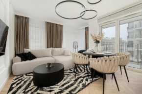 Apartment Near Centre of Wrocław with AC and Parking by Renters Prestige